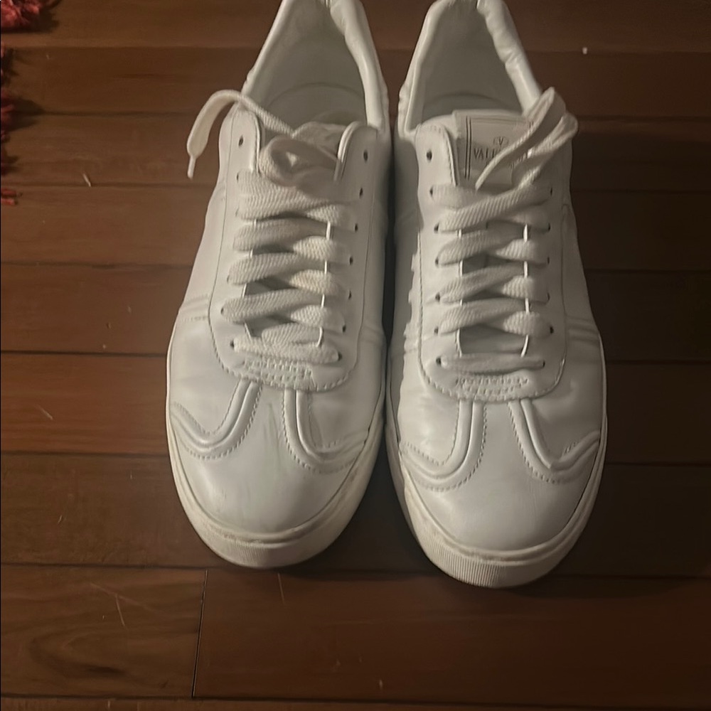 Valentino Garavani Rockstud Women’s  Classic White Sneakers - Picture 11 of 11